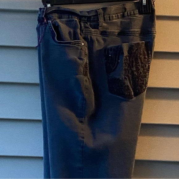 Well Worn Gloria Vanderbilt Sz-16/18 Petite Stylish Black Jeans w/Great Stretch🖤 - Picture 3 of 16